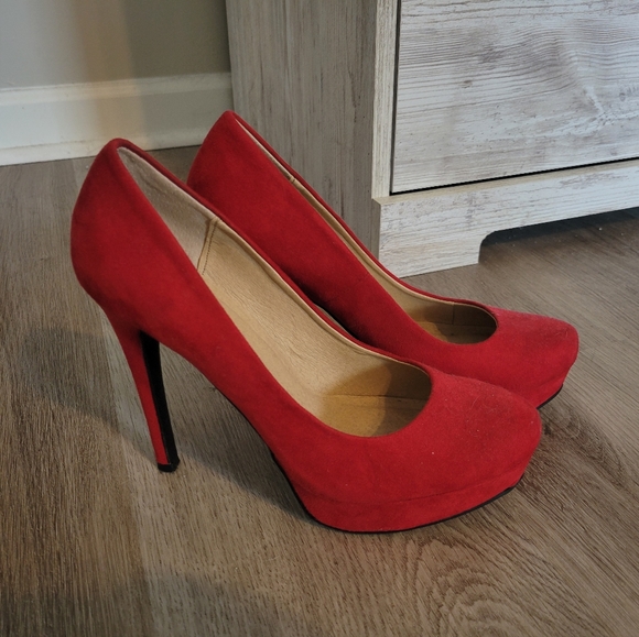 CL by Laundry Pumps - Picture 1 of 3